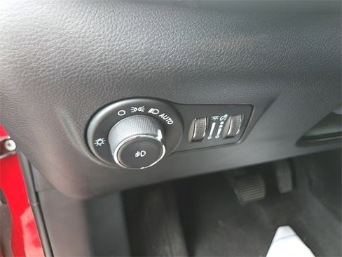 Used 2023 Jeep Compass Limited image 12