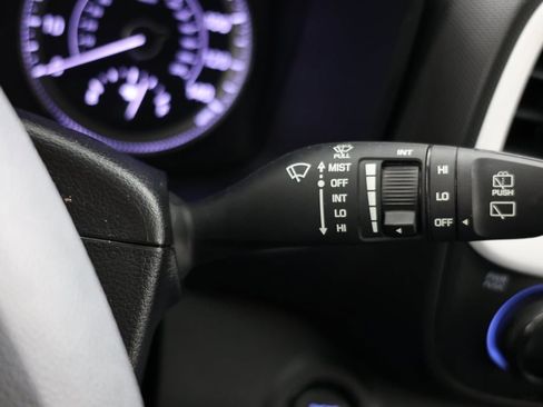 Used 2022 Hyundai Venue Limited w/ Cargo Package image 24