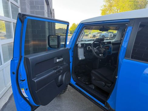 Used 2008 Toyota FJ Cruiser 4WD image 26