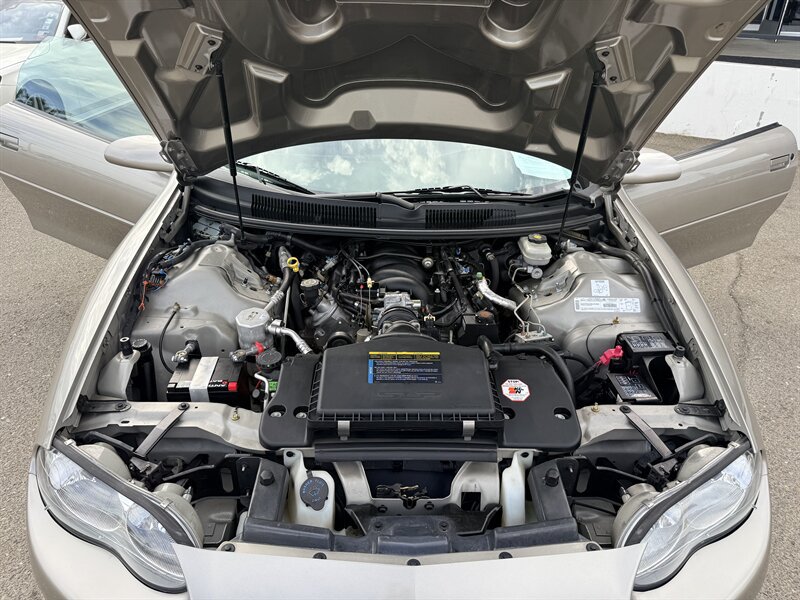 Used 2002 Chevrolet Camaro Z28 w/ SS Performance/Appearance Pkg RWD image 29