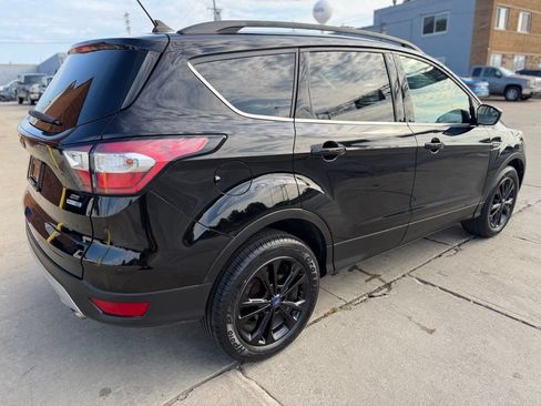 Used 2018 Ford Escape SE w/ SE Sync 3 Package AWD/4WD image 5