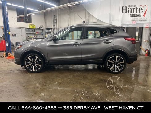 Used 2019 Nissan Rogue Sport SL image 2