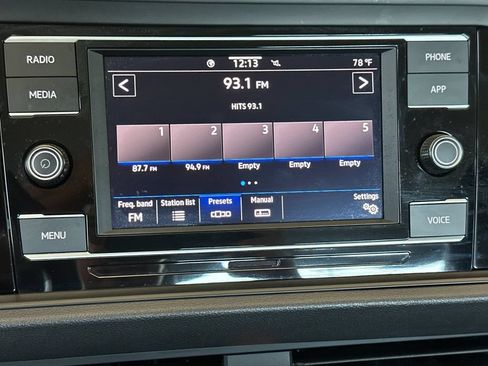 Used 2024 Volkswagen Jetta SE FWD image 16