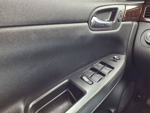 Used 2013 Chevrolet Impala LTZ FWD image 20