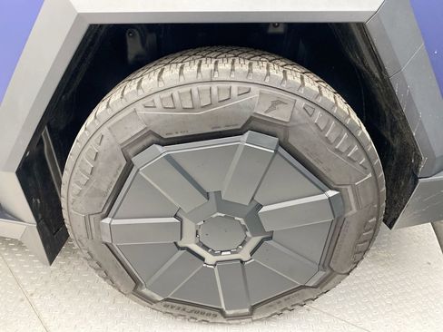 Used 2024 Tesla Cybertruck Cyberbeast AWD/4WD image 10