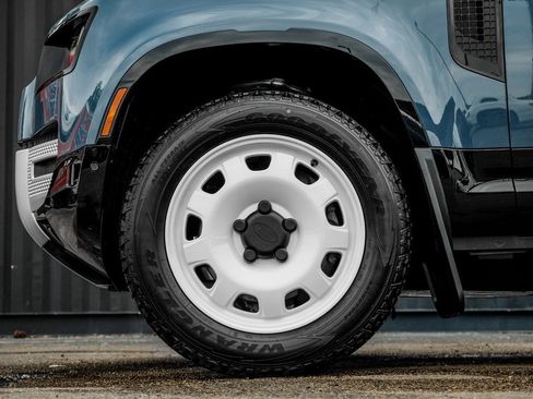 New 2025 Land Rover Defender 110 S image 5