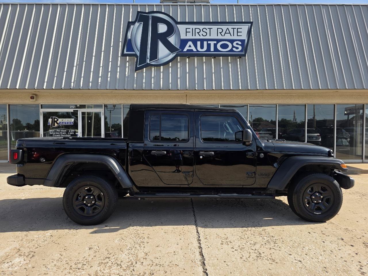 Used 2024 Jeep Gladiator Sport AWD/4WD image 9