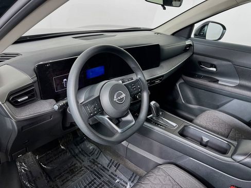 Used 2025 Nissan Kicks SV image 8