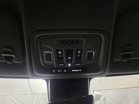 Used 2024 GMC Sierra 1500 Denali w/ Technology Package image 17