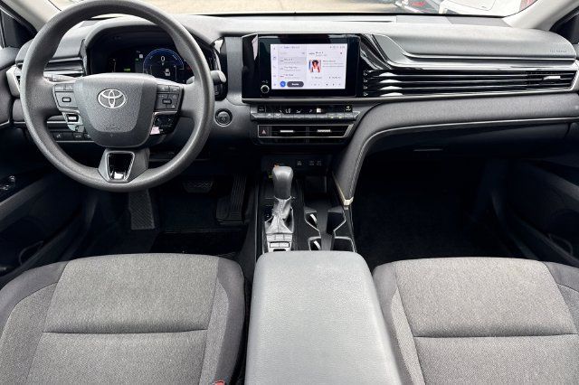 Used 2025 Toyota Camry LE FWD image 17