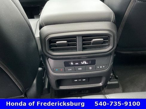 Certified 2024 Honda Pilot Touring image 43