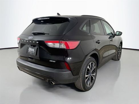 Used 2022 Ford Escape SE w/ SE Sport Appearance Package AWD/4WD image 13