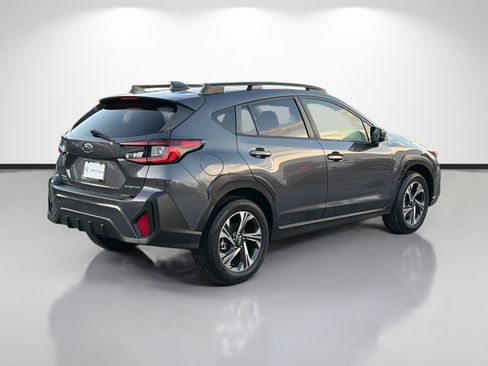Used 2024 Subaru Crosstrek 2.0i Premium AWD/4WD image 3