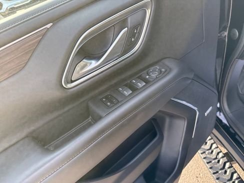 Used 2022 Chevrolet Tahoe Z71 image 14