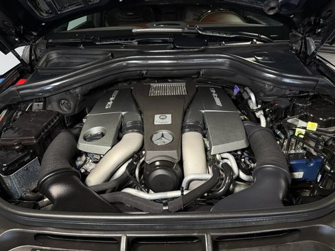 Used 2015 Mercedes-Benz GL 63 AMG 4MATIC image 27