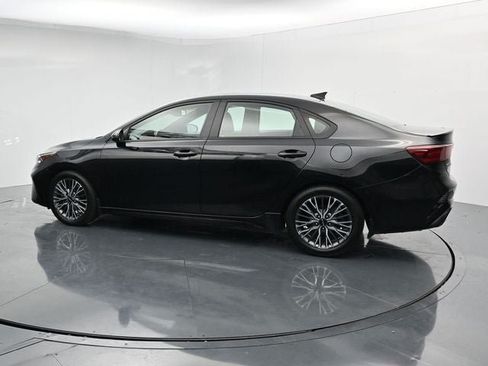 Used 2023 Kia Forte GT-Line w/ GT-Line Premium Package FWD image 6