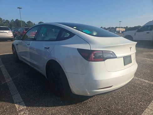 Used 2022 Tesla Model 3 Long Range AWD/4WD image 4
