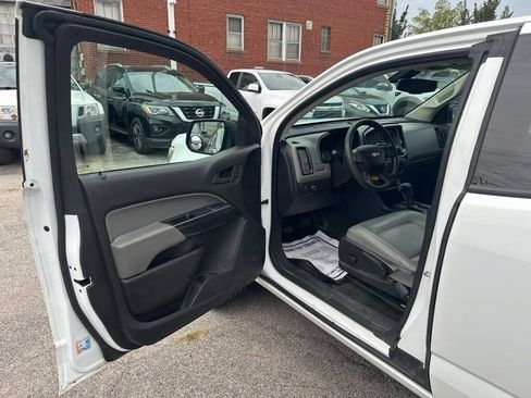 Used 2015 Chevrolet Colorado W/T RWD image 9
