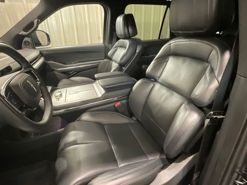 Used 2025 Lincoln Navigator Reserve w/ Jet Appearance Package AWD/4WD image 10