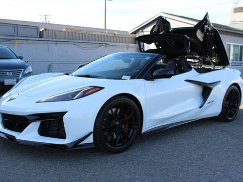 Used 2025 Chevrolet Corvette Z06 w/ Stealth Interior Trim Package image 38