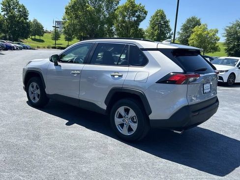 Used 2025 Toyota RAV4 XLE AWD/4WD image 6