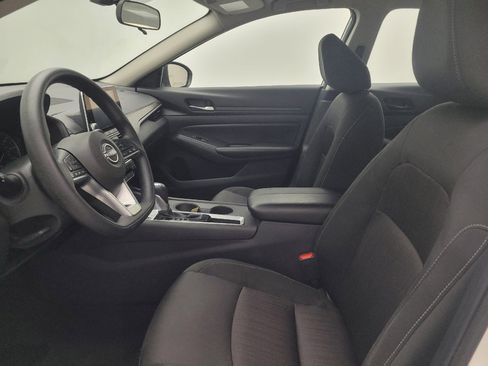 Used 2025 Nissan Altima 2.5 SV FWD image 17