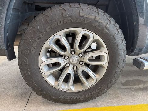 Used 2021 RAM 1500 Laramie AWD/4WD image 10