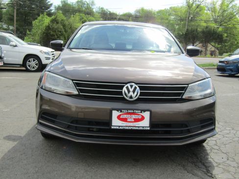 Used 2015 Volkswagen Jetta S image 2