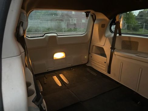Used 2019 Dodge Grand Caravan SXT FWD image 13
