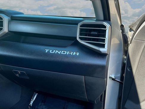 Used 2022 Toyota Tundra SR5 w/ SR5 Premium Package AWD/4WD image 27
