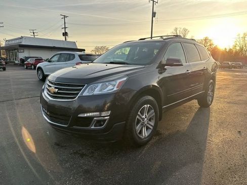 Used 2017 Chevrolet Traverse LT image 9