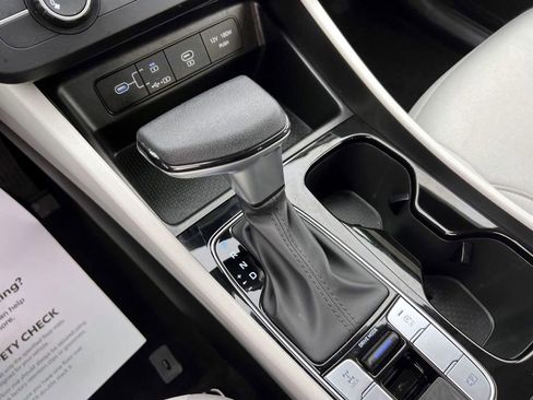 Certified 2025 Hyundai Tucson SE image 19