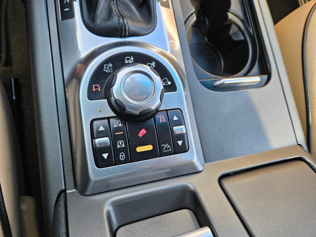 Used 2012 Land Rover Range Rover HSE AWD/4WD image 25