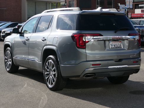 Used 2023 GMC Acadia Denali w/ Denali Technology Package AWD/4WD image 3