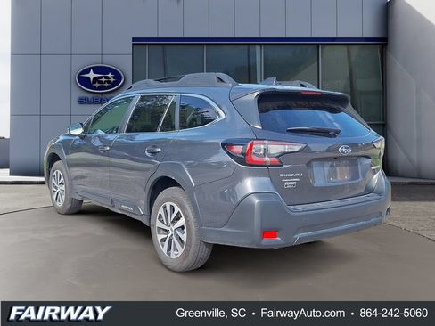 Used 2024 Subaru Outback Premium AWD/4WD image 3