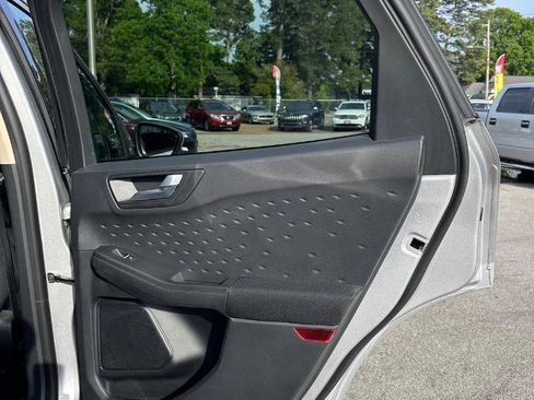 Used 2020 Ford Escape SE FWD image 27