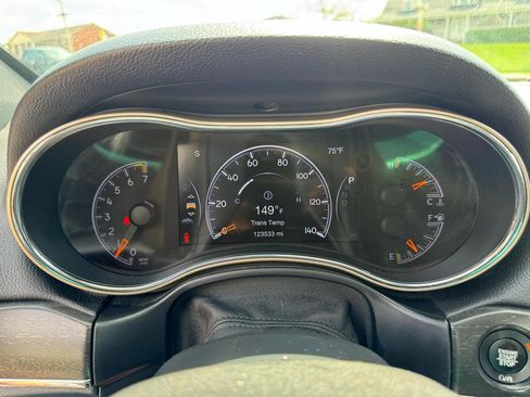 Used 2017 Jeep Grand Cherokee Limited image 41