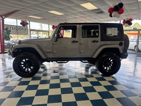 Used 2014 Jeep Wrangler Unlimited Sahara w/ Dual Top Group image 4