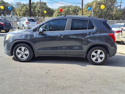 Used 2016 Chevrolet Trax LT w/ LT Convenience Package image 4