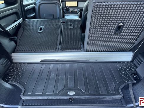 Used 2023 Land Rover Defender 90 X-Dynamic SE AWD/4WD image 17