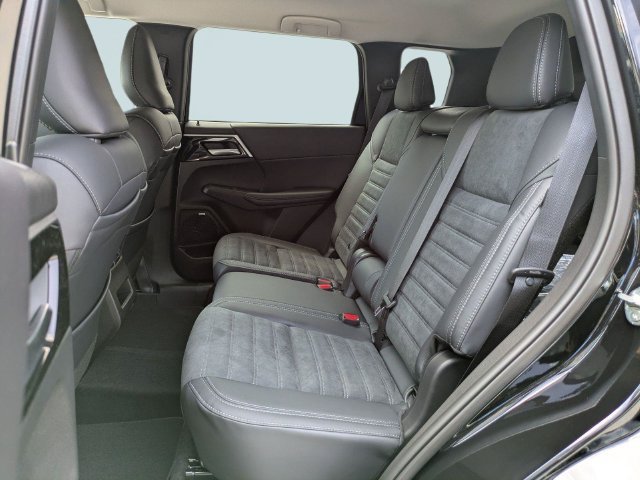 New 2026 Mitsubishi Outlander SE FWD image 15