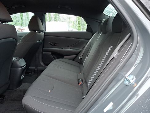 Certified 2025 Hyundai Elantra Sport FWD image 10