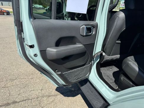 Used 2023 Jeep Wrangler Sahara image 16