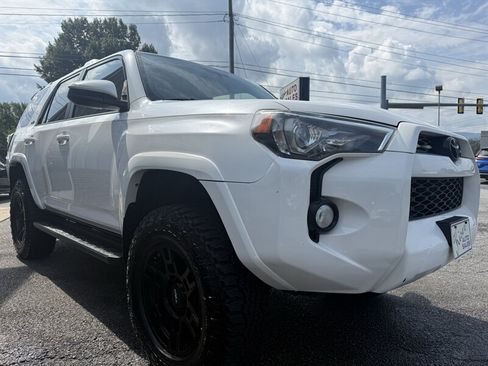 Used 2016 Toyota 4Runner SR5 AWD/4WD image 4