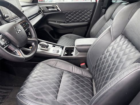 Used 2023 Mitsubishi Outlander SEL image 10