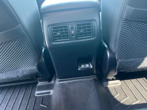 Used 2022 Toyota 4Runner TRD Off-Road AWD/4WD image 19