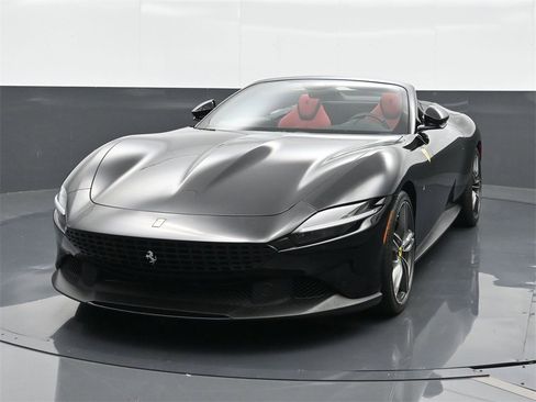 Used 2024 Ferrari Roma Spider image 1