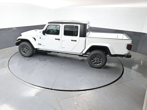 New 2026 Jeep Gladiator Sport AWD/4WD image 33