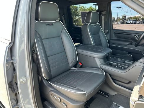 Used 2025 GMC Sierra 2500 AT4X AWD/4WD image 17
