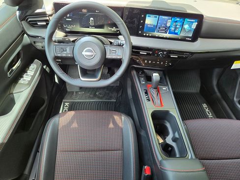 New 2026 Nissan Kicks SR w/ SR Premium Package FWD image 11